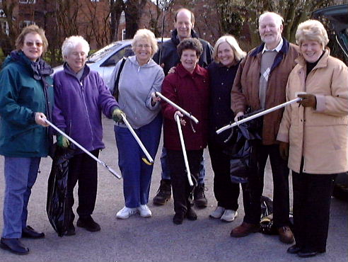 Litter pickers in the car park - March 2004